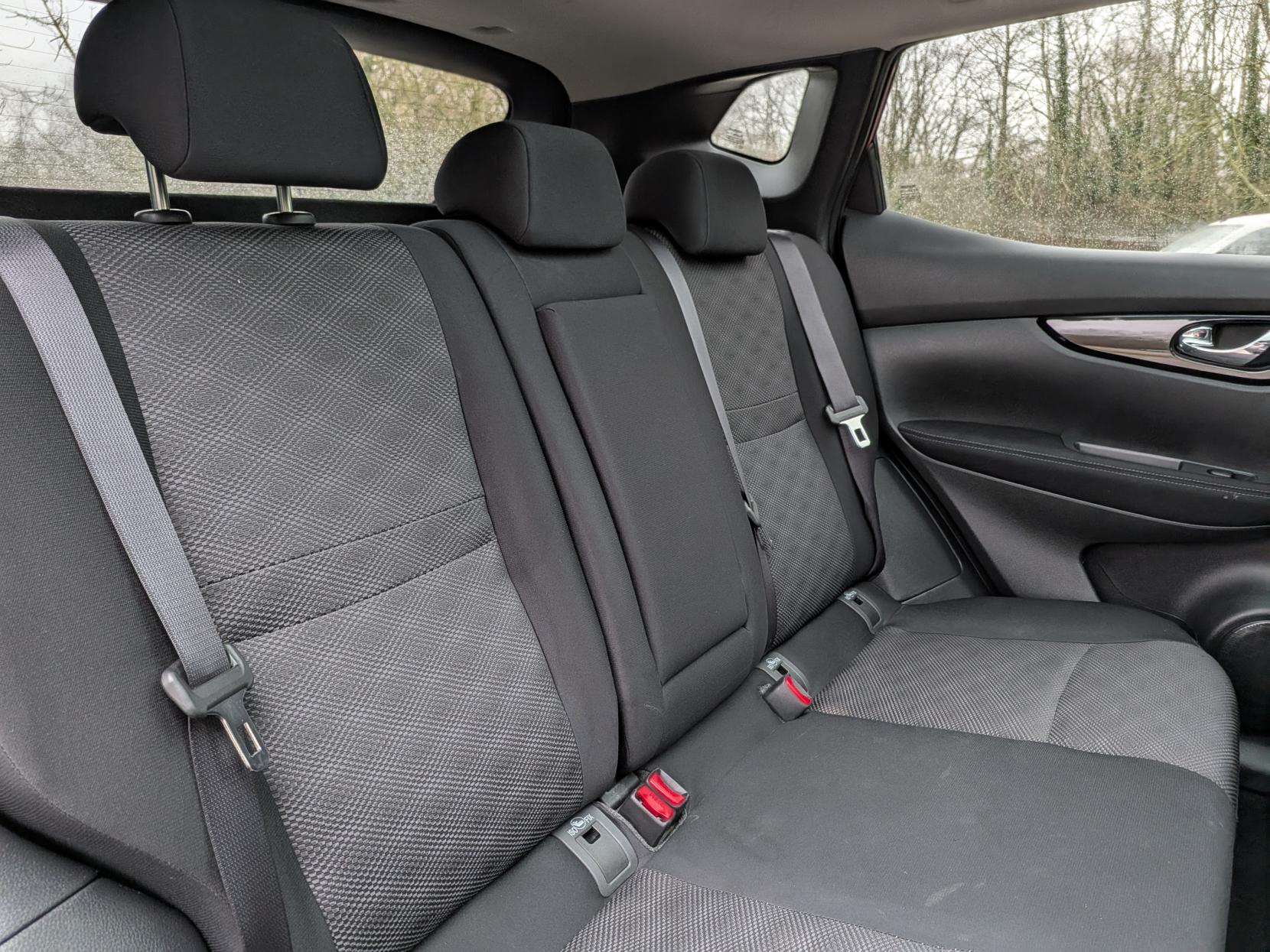 Nissan Qashqai 1.2 DIG-T N-Connecta SUV 5dr Petrol XTRON 2WD Euro 6 (s/s) (115 ps)