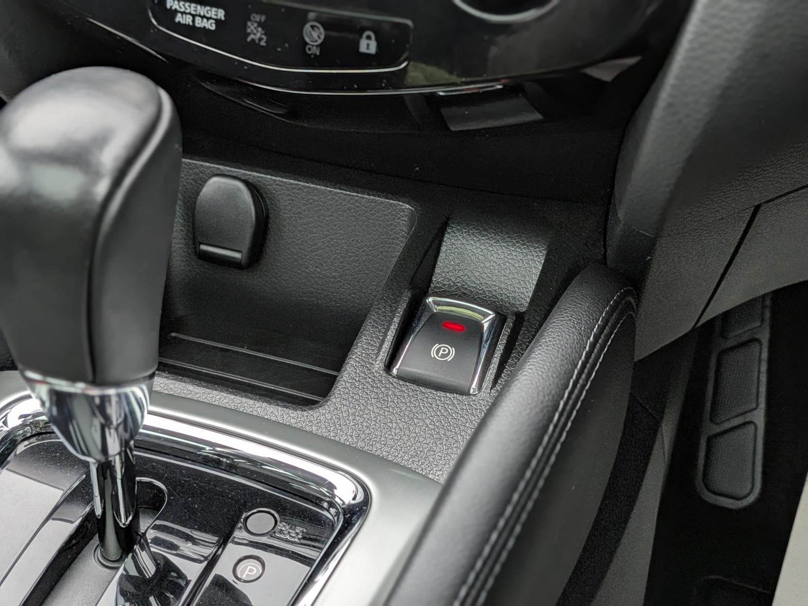 Nissan Qashqai 1.2 DIG-T N-Connecta SUV 5dr Petrol XTRON 2WD Euro 6 (s/s) (115 ps)