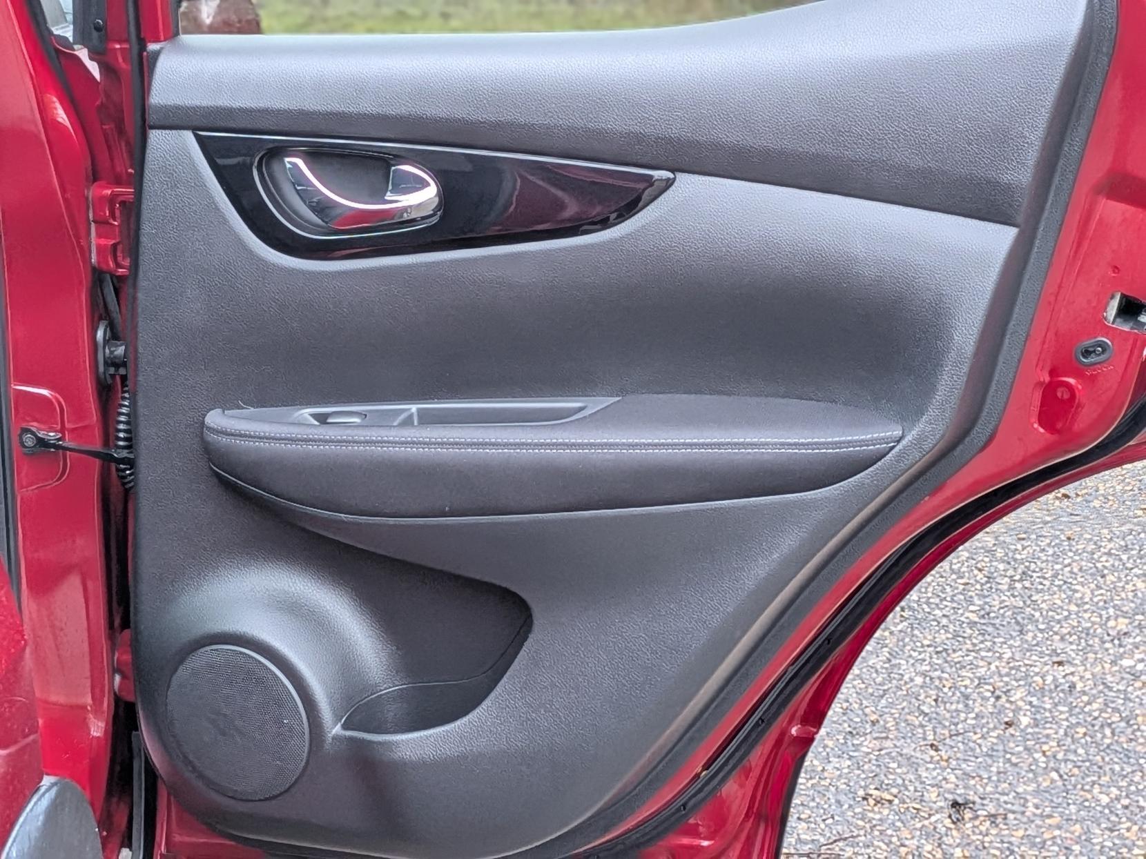 Nissan Qashqai 1.2 DIG-T N-Connecta SUV 5dr Petrol XTRON 2WD Euro 6 (s/s) (115 ps)