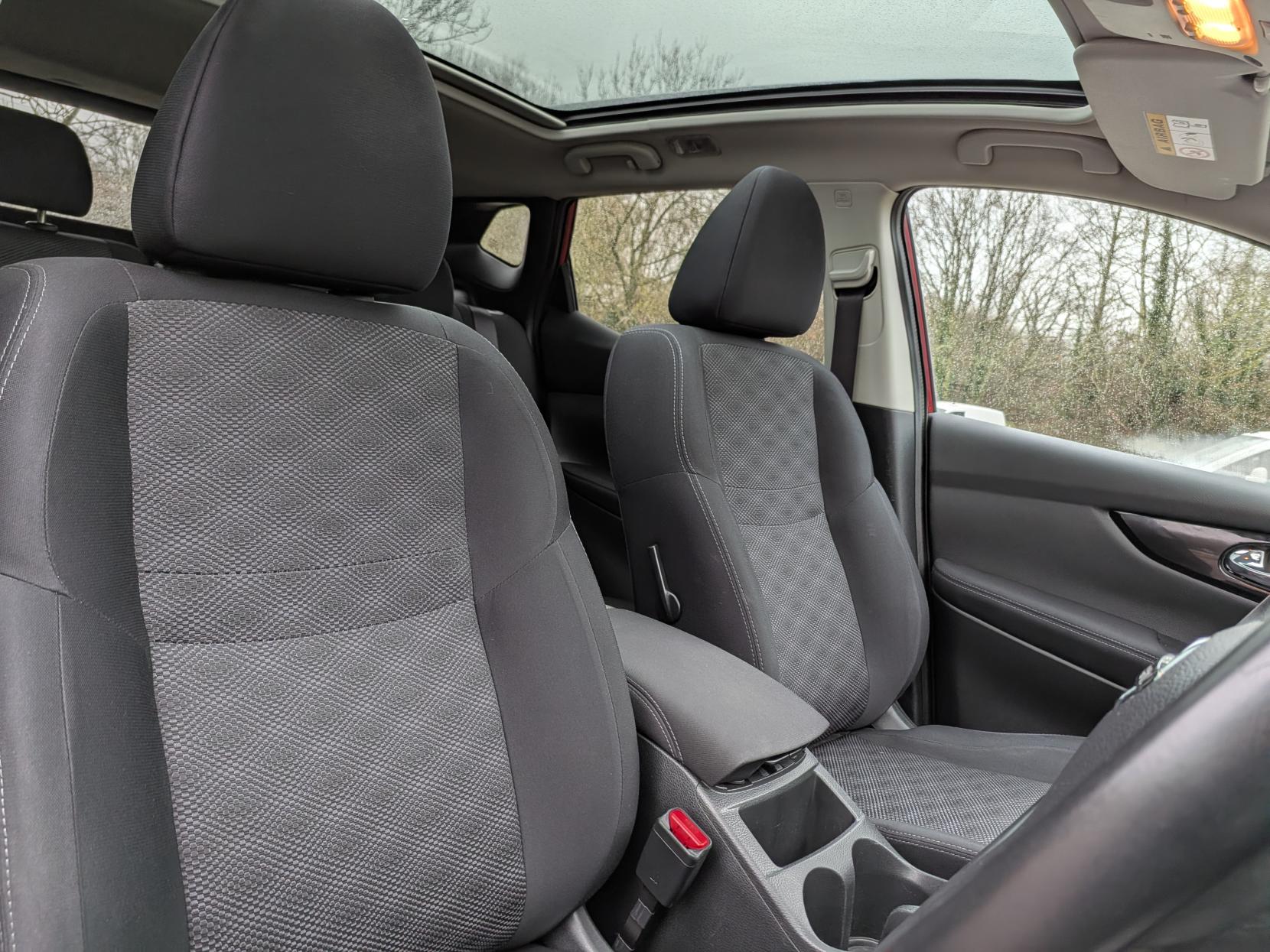 Nissan Qashqai 1.2 DIG-T N-Connecta SUV 5dr Petrol XTRON 2WD Euro 6 (s/s) (115 ps)