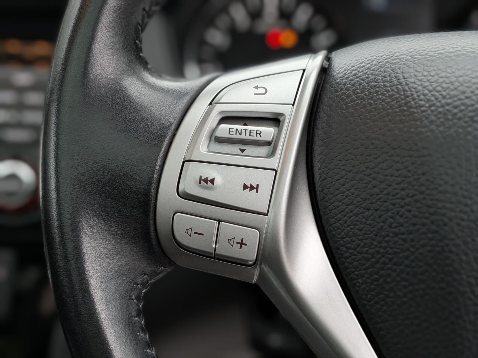 Nissan Qashqai 1.2 DIG-T N-Connecta SUV 5dr Petrol XTRON 2WD Euro 6 (s/s) (115 ps)