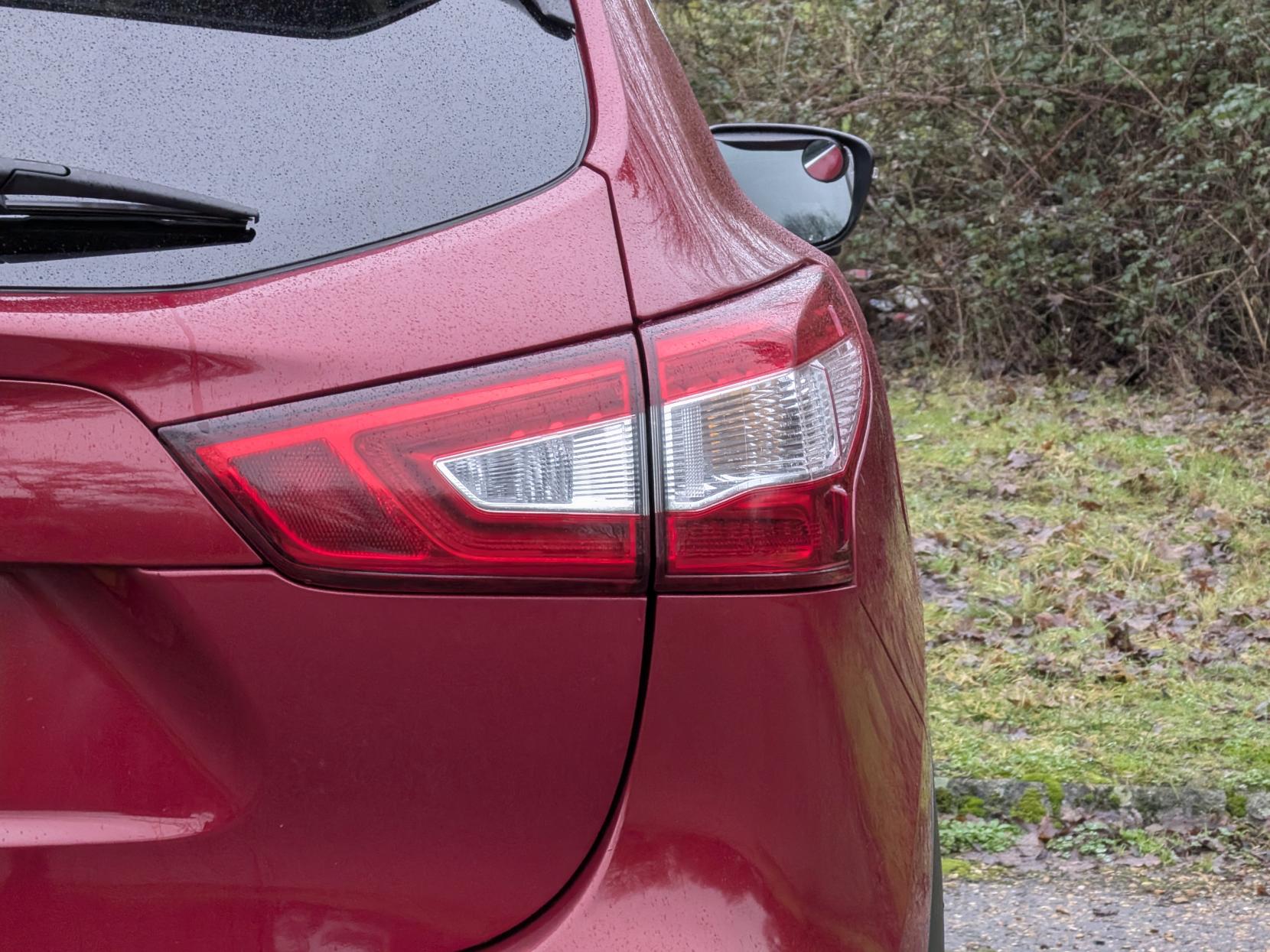 Nissan Qashqai 1.2 DIG-T N-Connecta SUV 5dr Petrol XTRON 2WD Euro 6 (s/s) (115 ps)