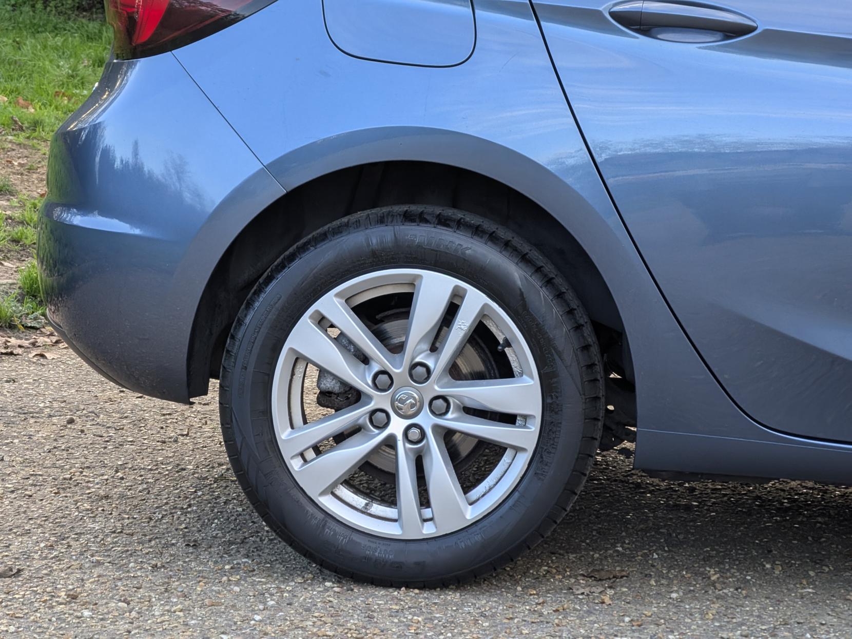 Vauxhall Astra 1.4i Turbo Tech Line Hatchback 5dr Petrol Manual Euro 6 (125 ps)