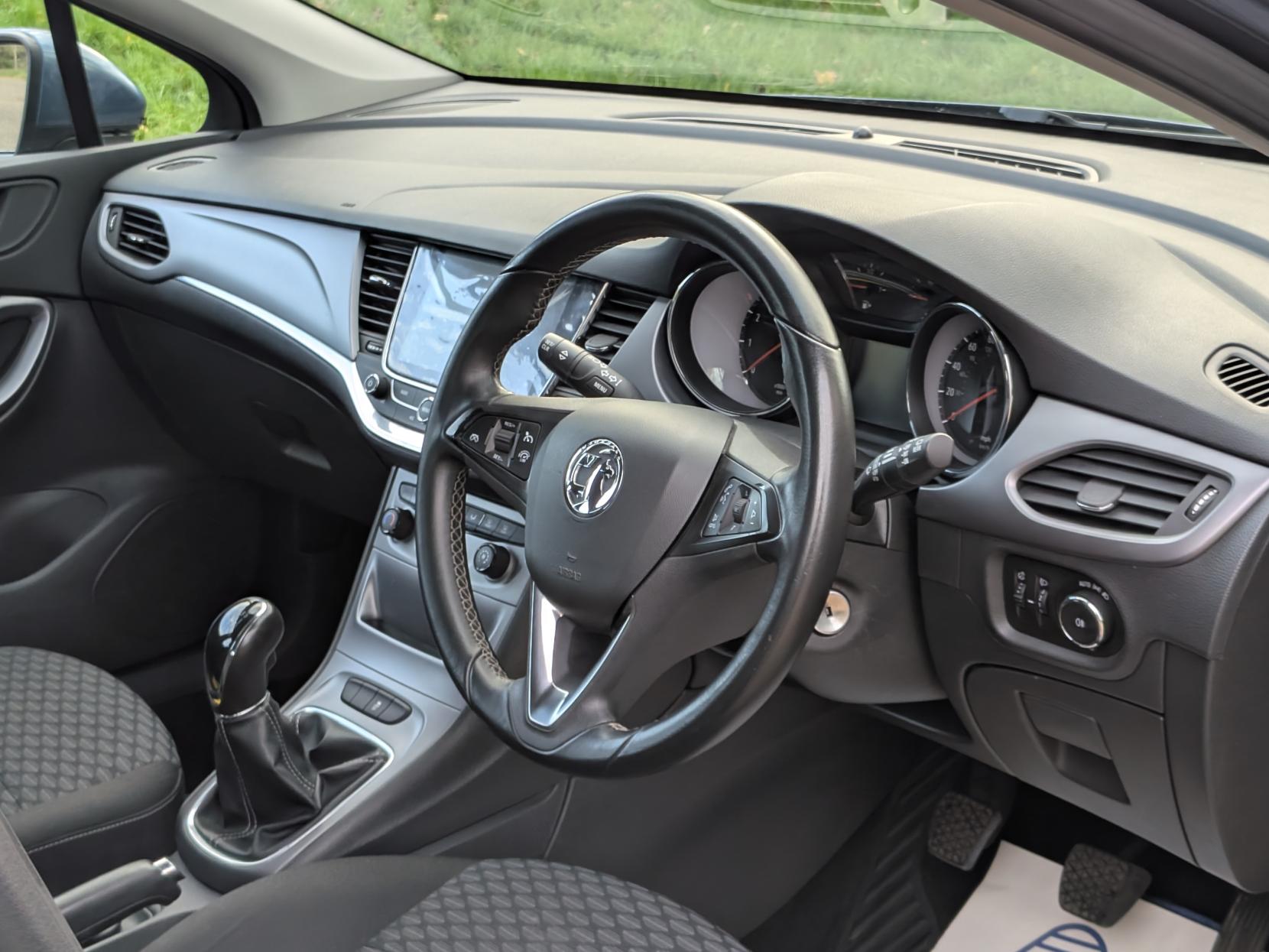 Vauxhall Astra 1.4i Turbo Tech Line Hatchback 5dr Petrol Manual Euro 6 (125 ps)