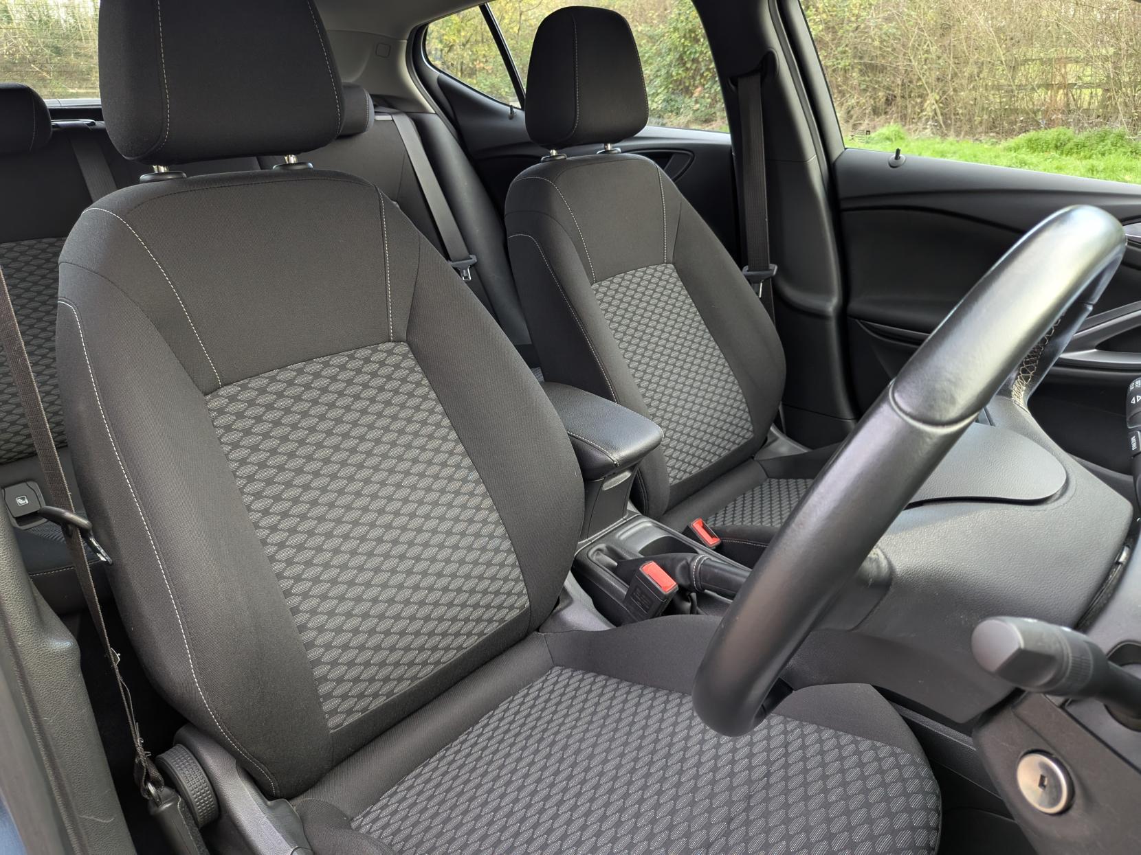 Vauxhall Astra 1.4i Turbo Tech Line Hatchback 5dr Petrol Manual Euro 6 (125 ps)