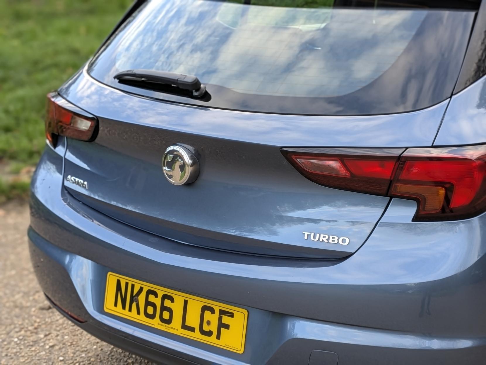 Vauxhall Astra 1.4i Turbo Tech Line Hatchback 5dr Petrol Manual Euro 6 (125 ps)