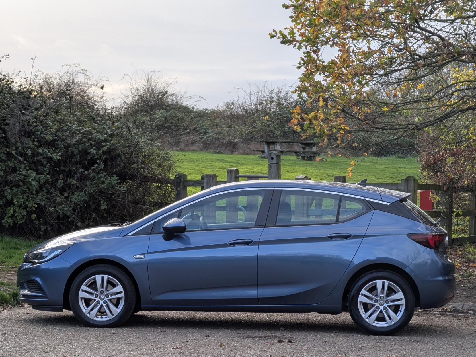 Vauxhall Astra 1.4i Turbo Tech Line Hatchback 5dr Petrol Manual Euro 6 (125 ps)