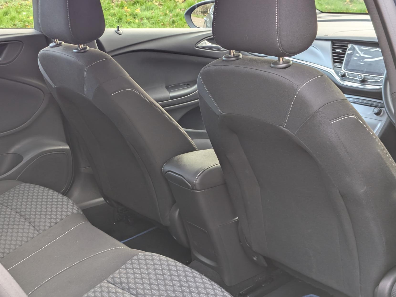 Vauxhall Astra 1.4i Turbo Tech Line Hatchback 5dr Petrol Manual Euro 6 (125 ps)