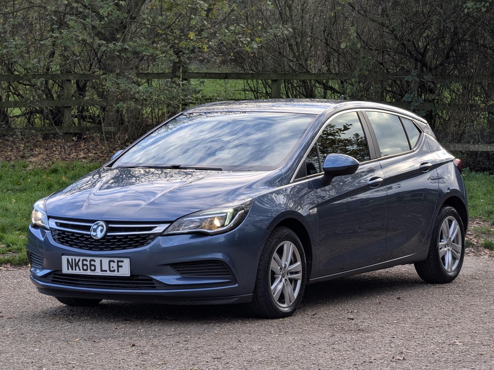 Vauxhall Astra 1.4i Turbo Tech Line Hatchback 5dr Petrol Manual Euro 6 (125 ps)