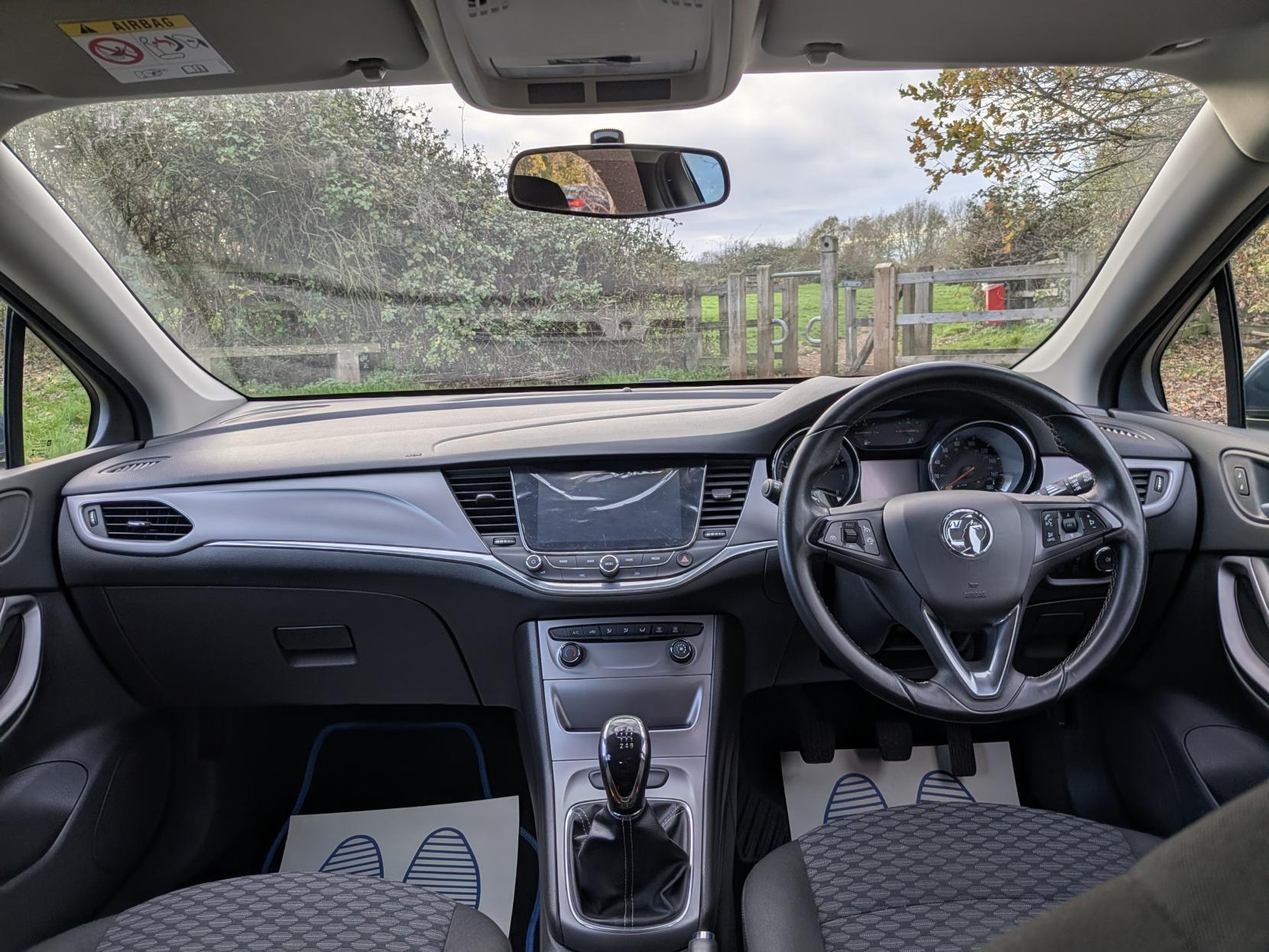 Vauxhall Astra 1.4i Turbo Tech Line Hatchback 5dr Petrol Manual Euro 6 (125 ps)