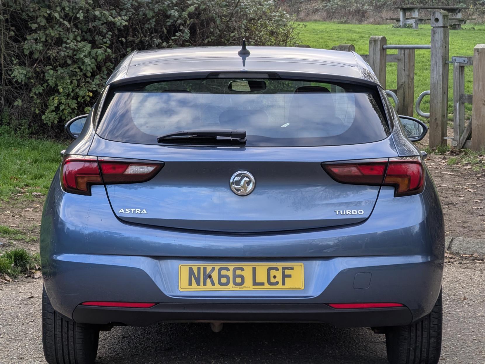 Vauxhall Astra 1.4i Turbo Tech Line Hatchback 5dr Petrol Manual Euro 6 (125 ps)