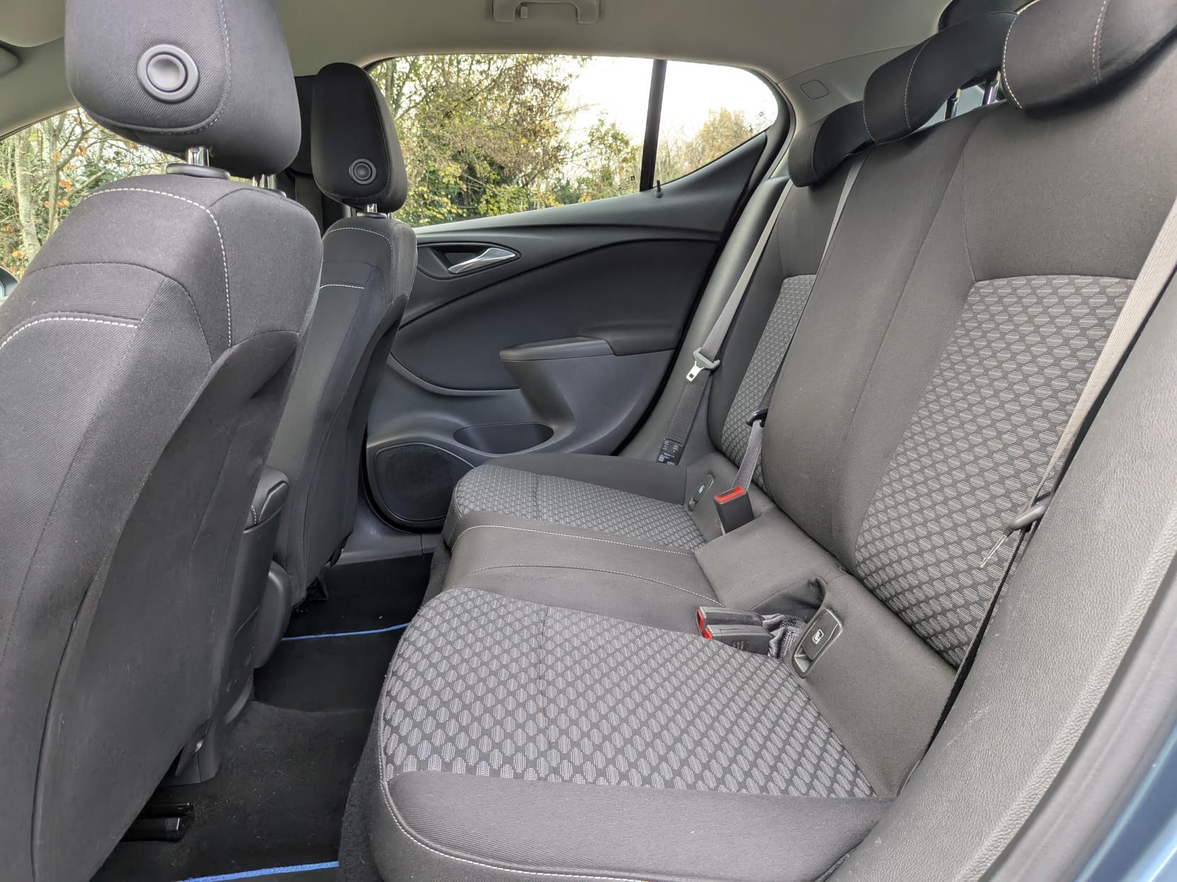 Vauxhall Astra 1.4i Turbo Tech Line Hatchback 5dr Petrol Manual Euro 6 (125 ps)