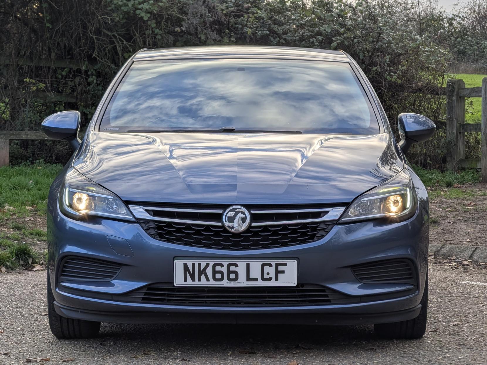 Vauxhall Astra 1.4i Turbo Tech Line Hatchback 5dr Petrol Manual Euro 6 (125 ps)