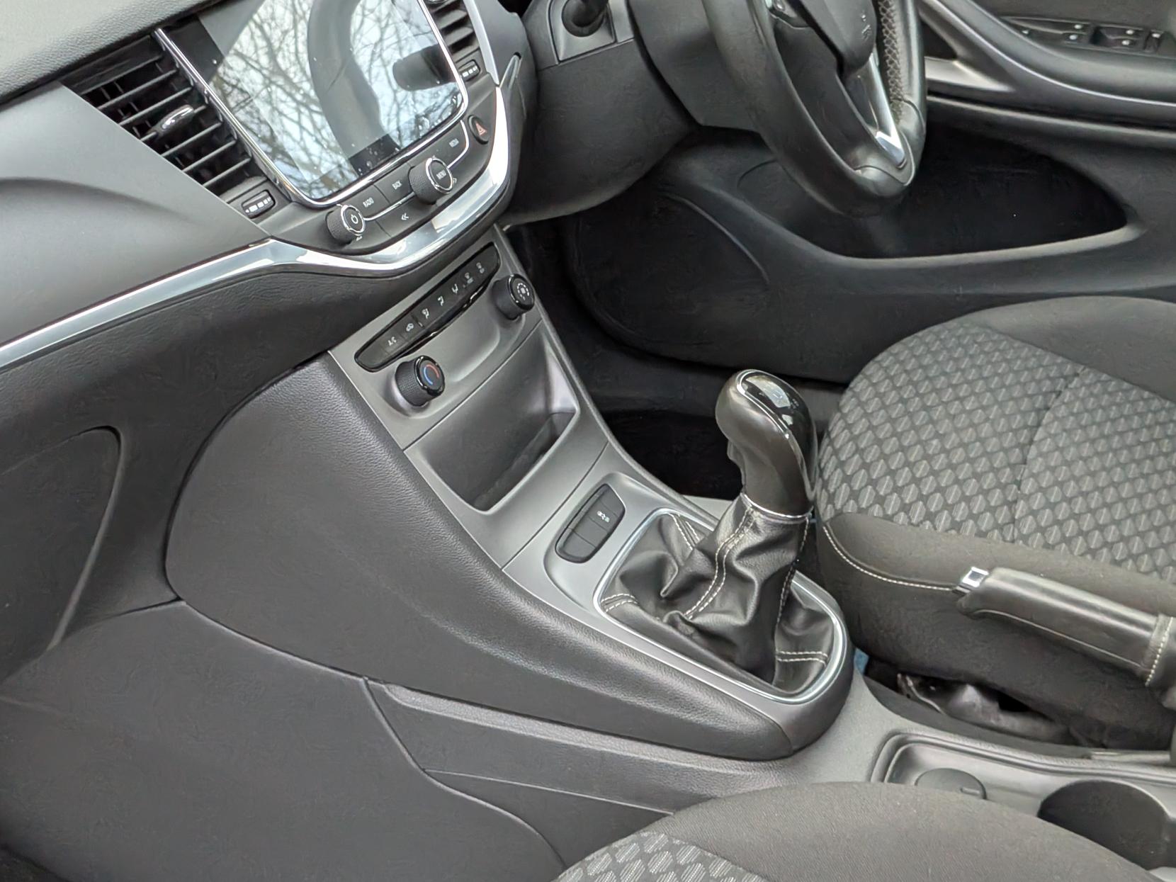 Vauxhall Astra 1.4i Turbo Tech Line Hatchback 5dr Petrol Manual Euro 6 (125 ps)