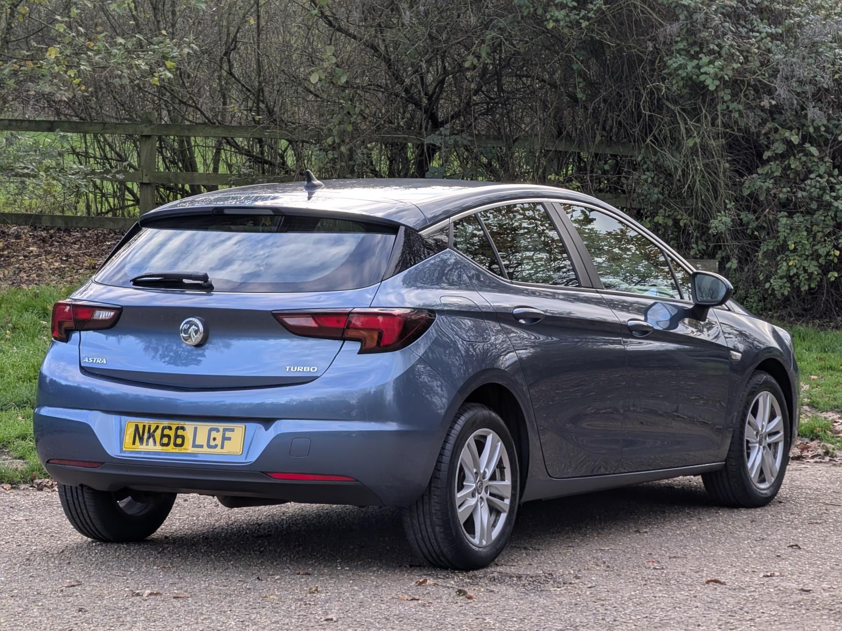 Vauxhall Astra 1.4i Turbo Tech Line Hatchback 5dr Petrol Manual Euro 6 (125 ps)