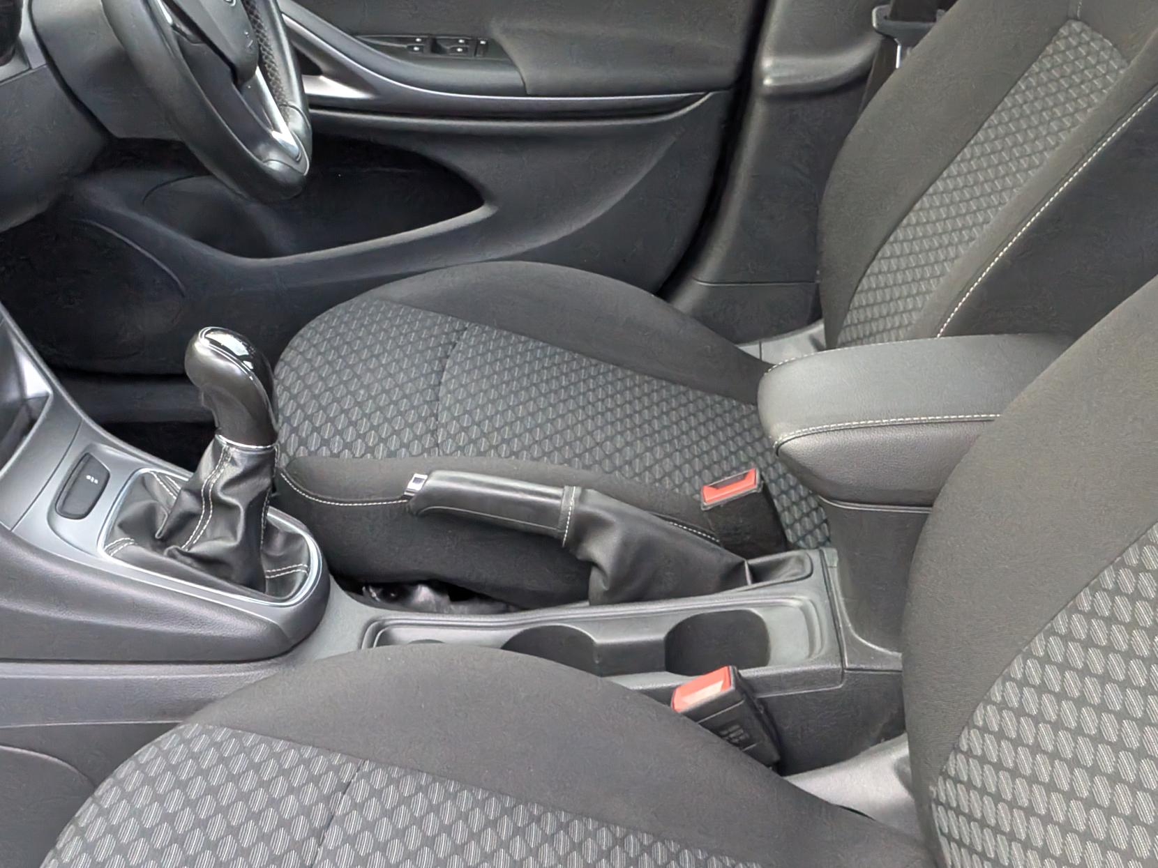 Vauxhall Astra 1.4i Turbo Tech Line Hatchback 5dr Petrol Manual Euro 6 (125 ps)