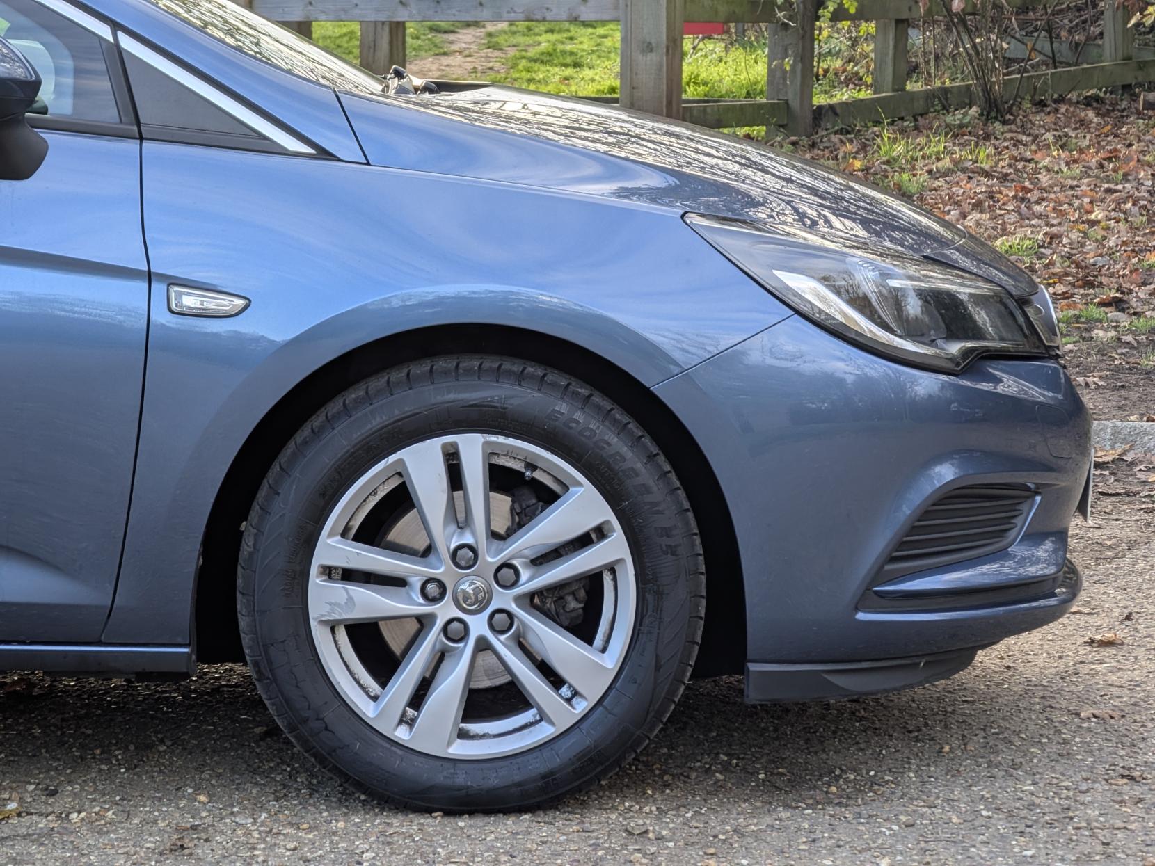 Vauxhall Astra 1.4i Turbo Tech Line Hatchback 5dr Petrol Manual Euro 6 (125 ps)