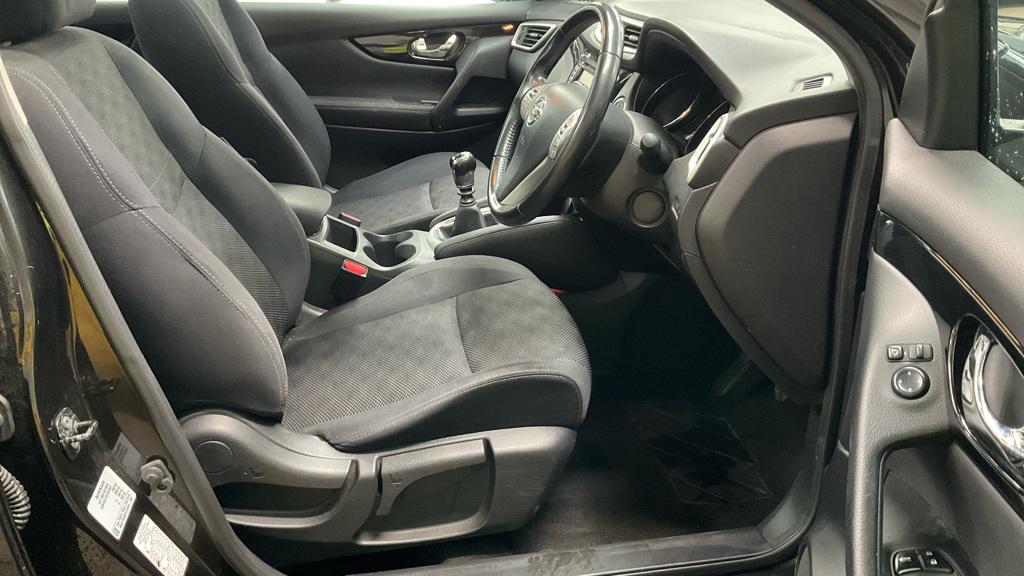 Nissan Qashqai 1.2 DIG-T N-Connecta SUV 5dr Petrol Manual 2WD Euro 6 (s/s) (115 ps)