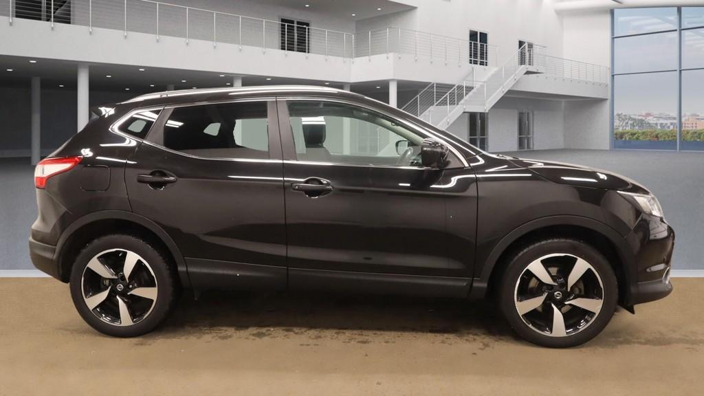 Nissan Qashqai 1.2 DIG-T N-Connecta SUV 5dr Petrol Manual 2WD Euro 6 (s/s) (115 ps)