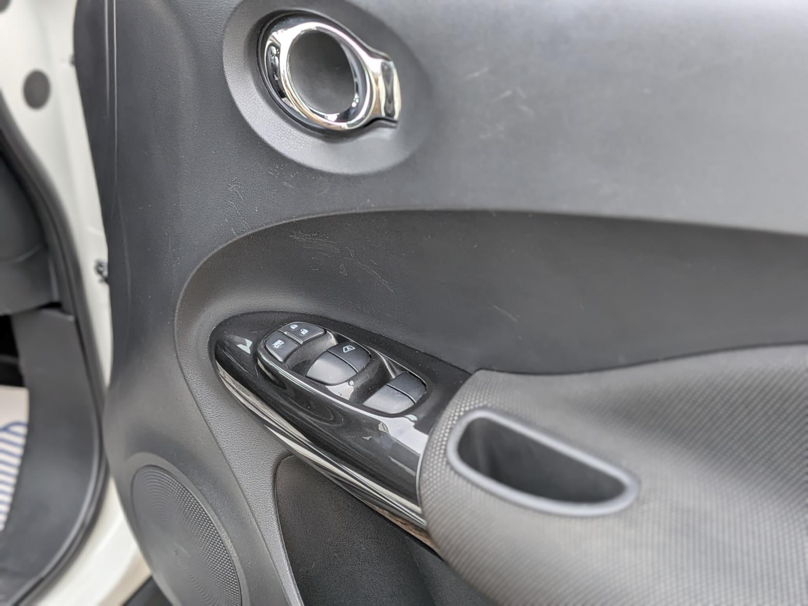 Nissan Juke 1.2 DIG-T N-Connecta SUV 5dr Petrol Manual Euro 6 (s/s) (115 ps)