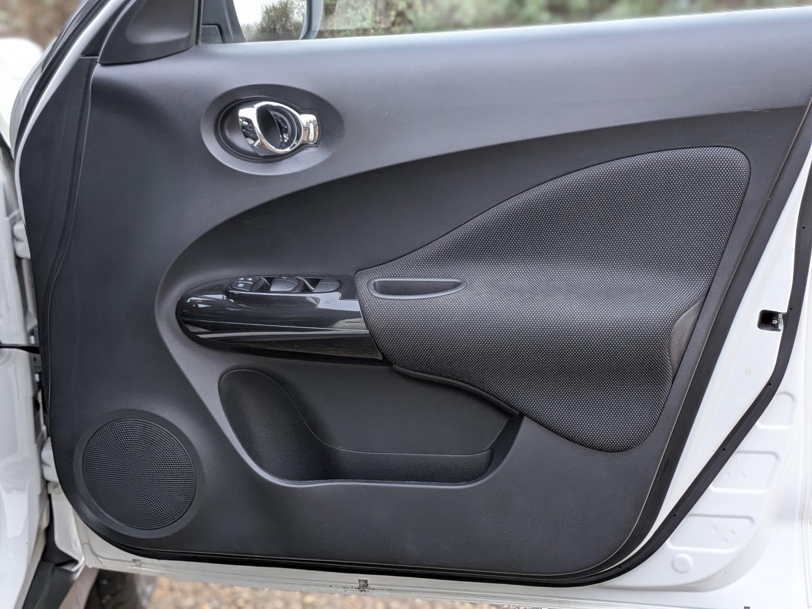 Nissan Juke 1.2 DIG-T N-Connecta SUV 5dr Petrol Manual Euro 6 (s/s) (115 ps)