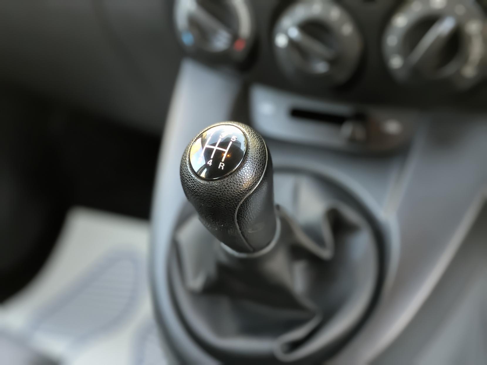 Mazda Mazda2 1.3 TS Hatchback 5dr Petrol Manual Euro 4 (75 ps)