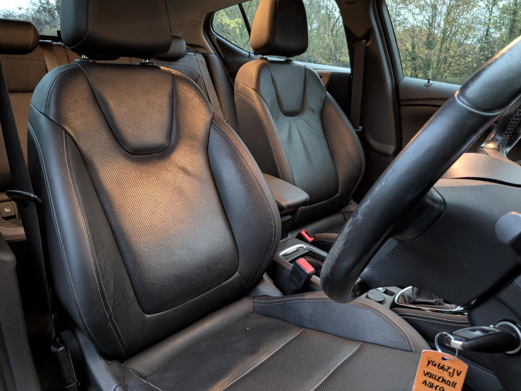 Vauxhall Astra 1.4i Turbo Elite Nav Hatchback 5dr Petrol Manual Euro 6 (150 ps)