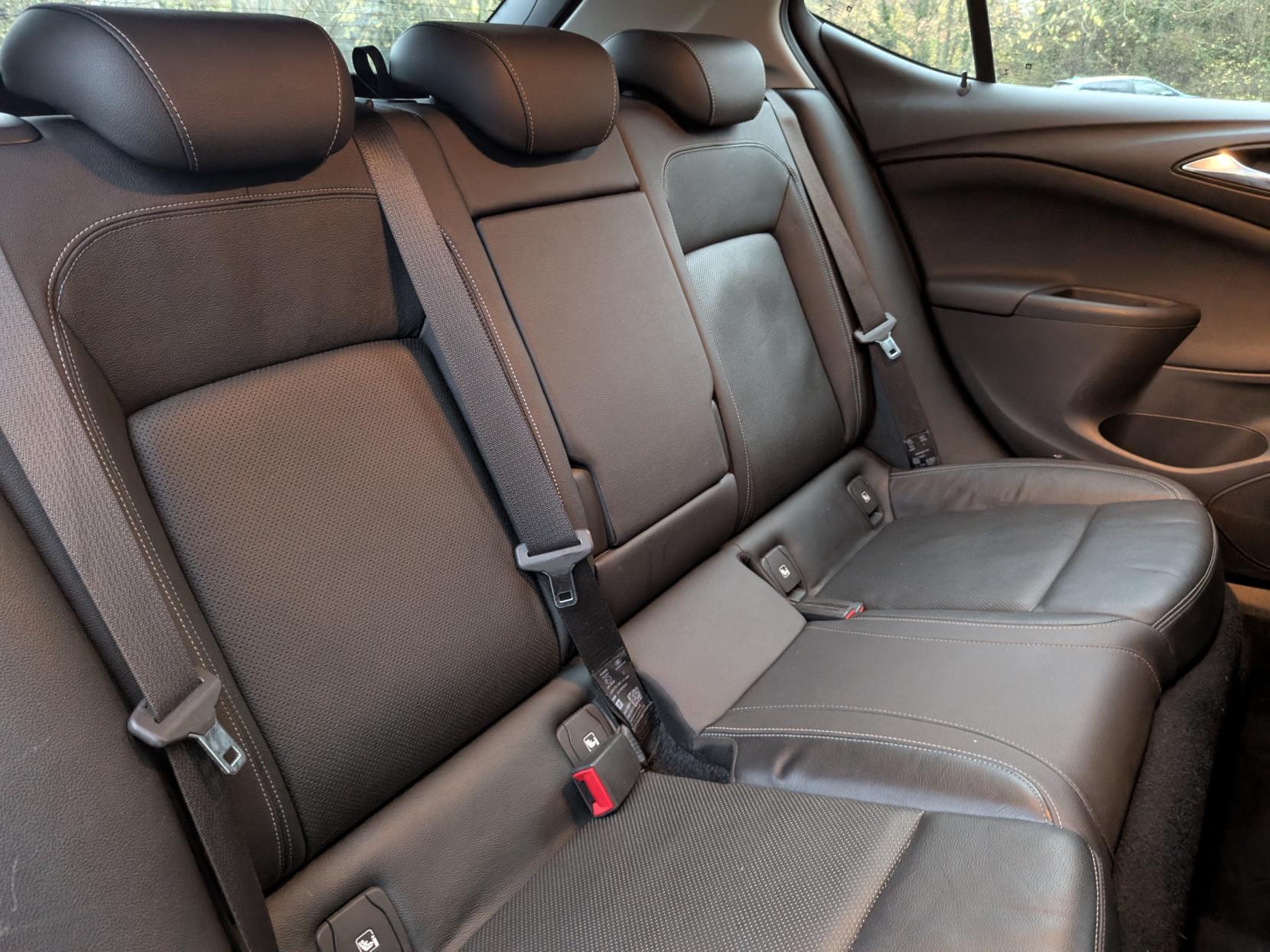 Vauxhall Astra 1.4i Turbo Elite Nav Hatchback 5dr Petrol Manual Euro 6 (150 ps)