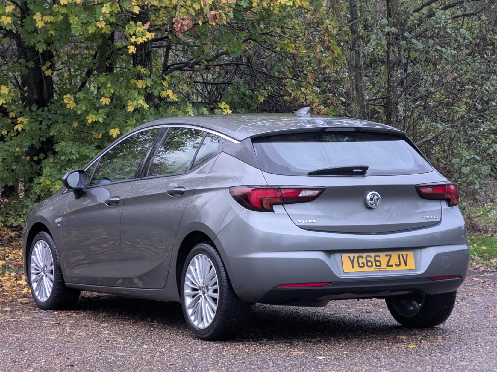 Vauxhall Astra 1.4i Turbo Elite Nav Hatchback 5dr Petrol Manual Euro 6 (150 ps)