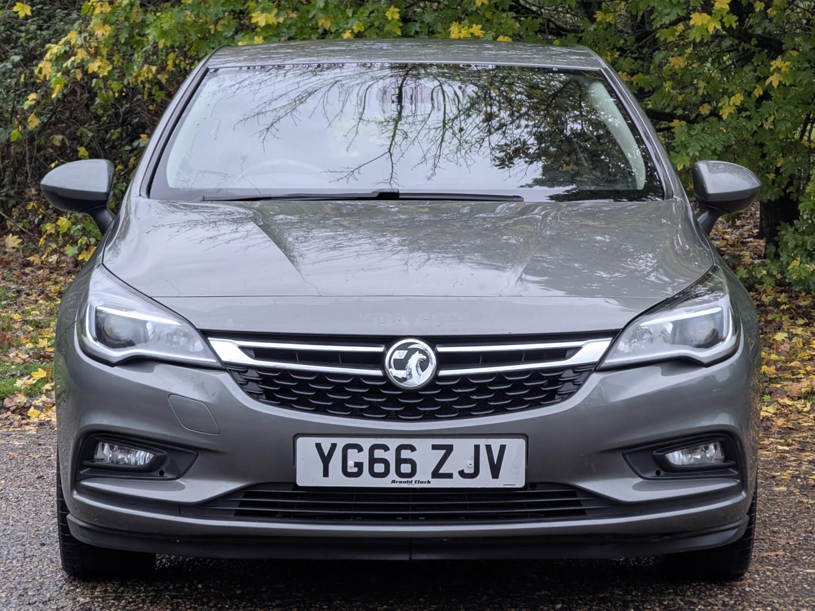 Vauxhall Astra 1.4i Turbo Elite Nav Hatchback 5dr Petrol Manual Euro 6 (150 ps)