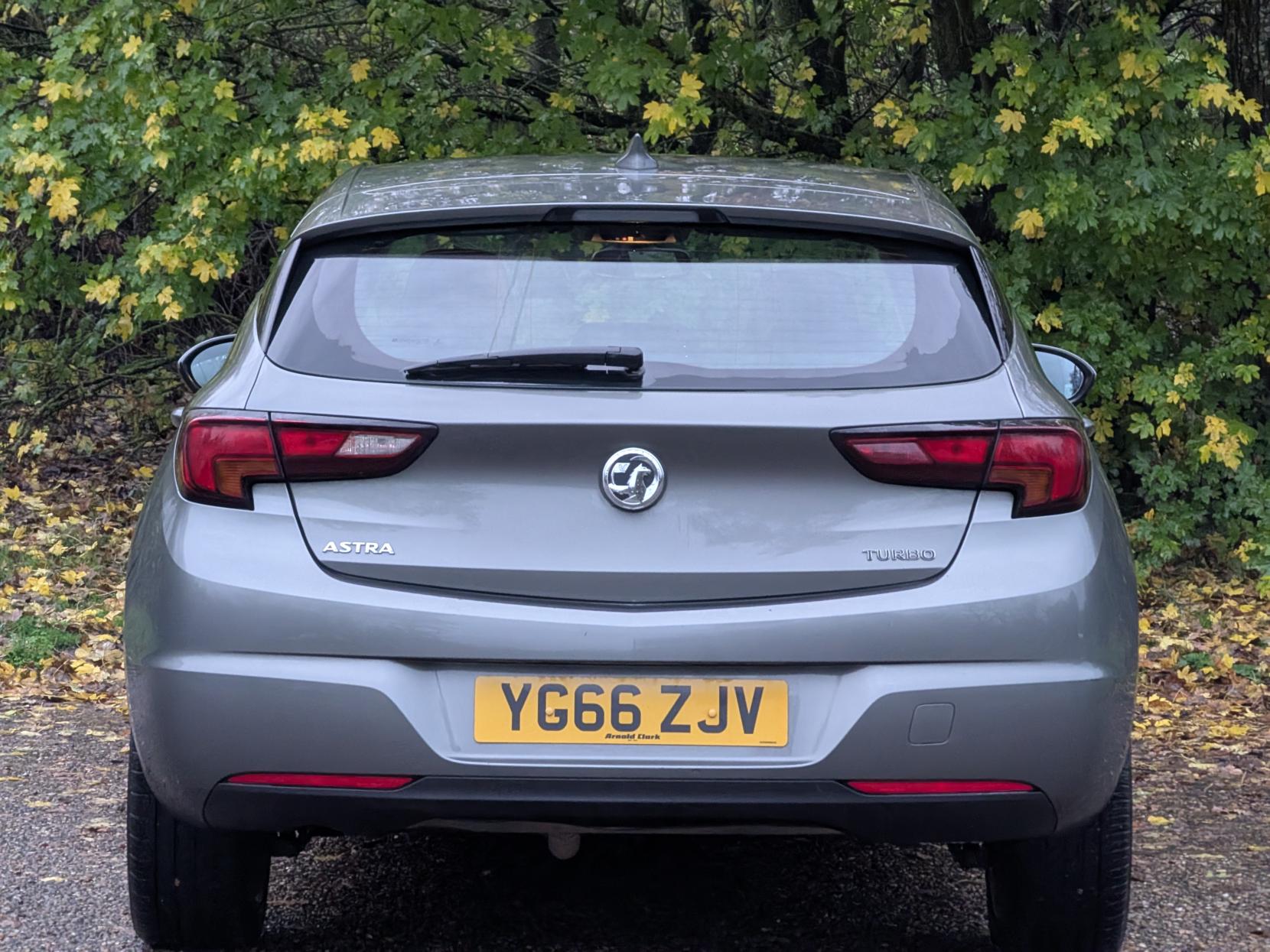 Vauxhall Astra 1.4i Turbo Elite Nav Hatchback 5dr Petrol Manual Euro 6 (150 ps)