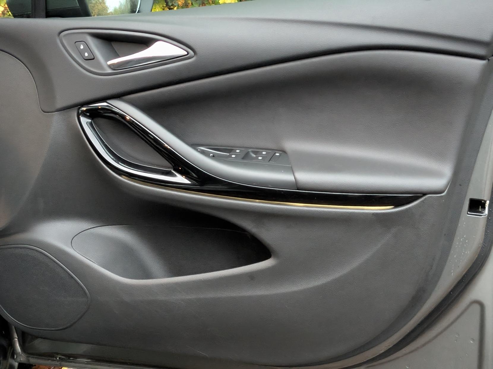 Vauxhall Astra 1.4i Turbo Elite Nav Hatchback 5dr Petrol Manual Euro 6 (150 ps)