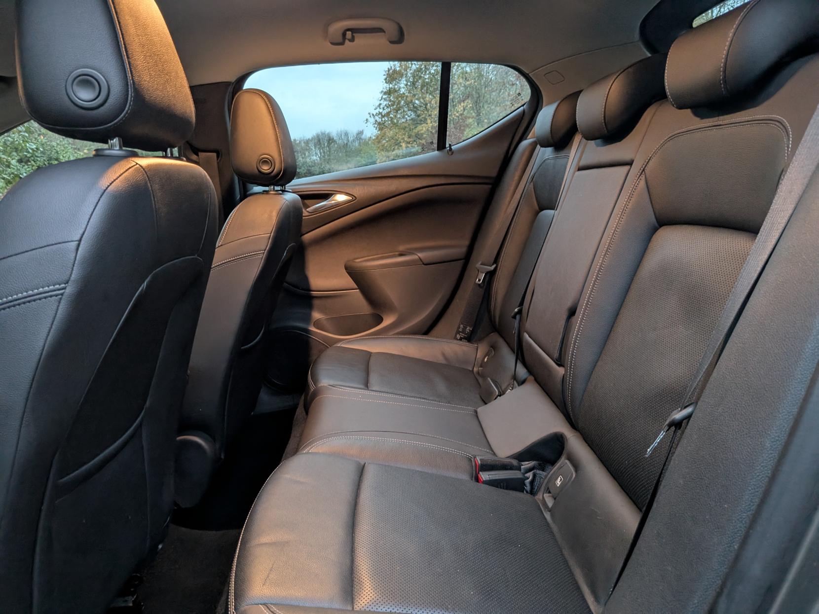 Vauxhall Astra 1.4i Turbo Elite Nav Hatchback 5dr Petrol Manual Euro 6 (150 ps)