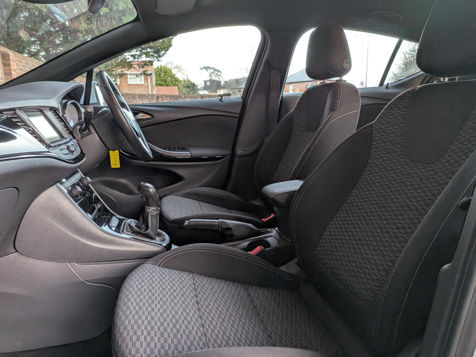 Vauxhall Astra 1.4i Turbo SRi Hatchback 5dr Petrol Manual Euro 6 (150 ps)