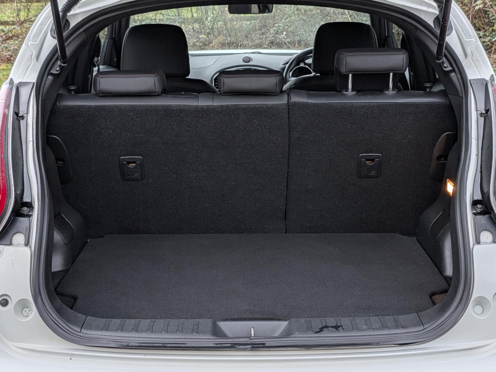 Nissan Juke 1.2 DIG-T Tekna SUV 5dr Petrol Manual Euro 6 (s/s) (115 ps)