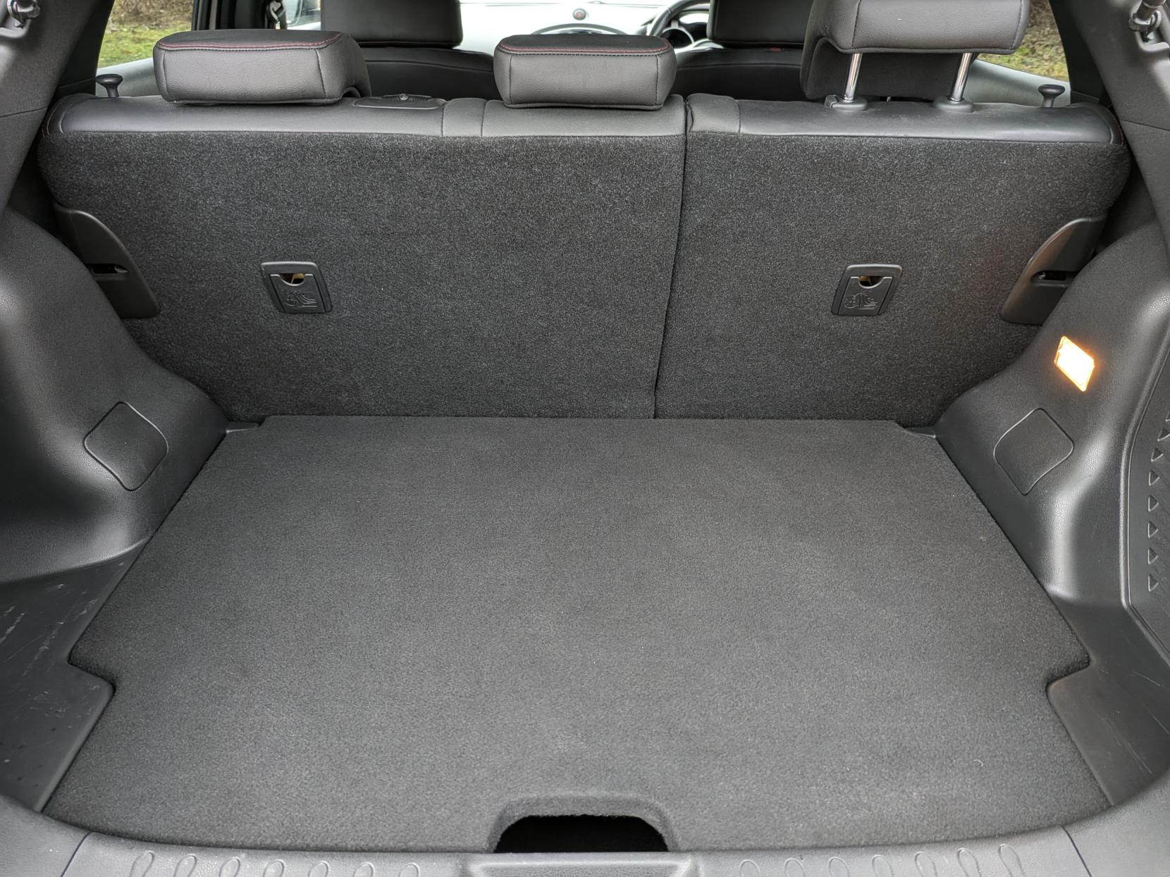 Nissan Juke 1.2 DIG-T Tekna SUV 5dr Petrol Manual Euro 6 (s/s) (115 ps)