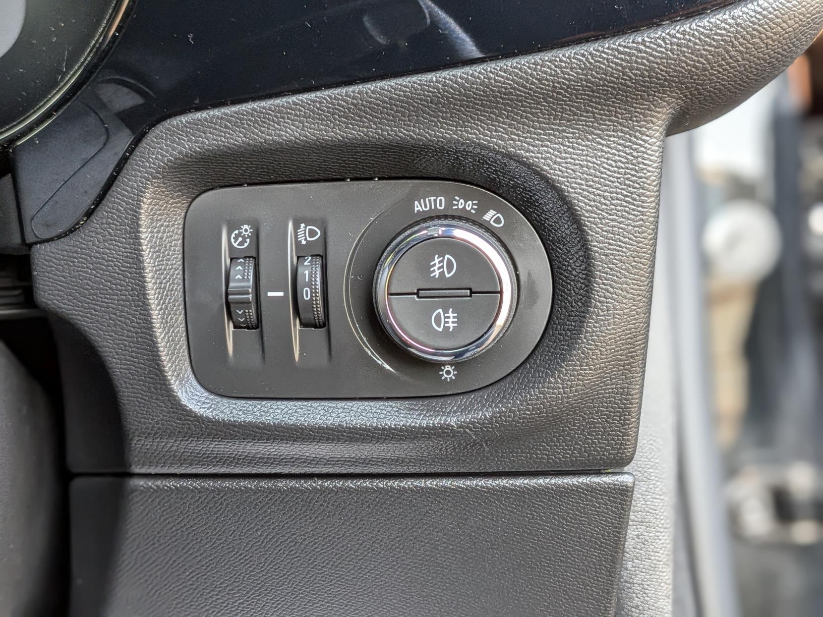 Vauxhall Corsa 1.2 Turbo SRi Nav Premium Hatchback 5dr Petrol Manual Euro 6 (s/s) (100 ps)