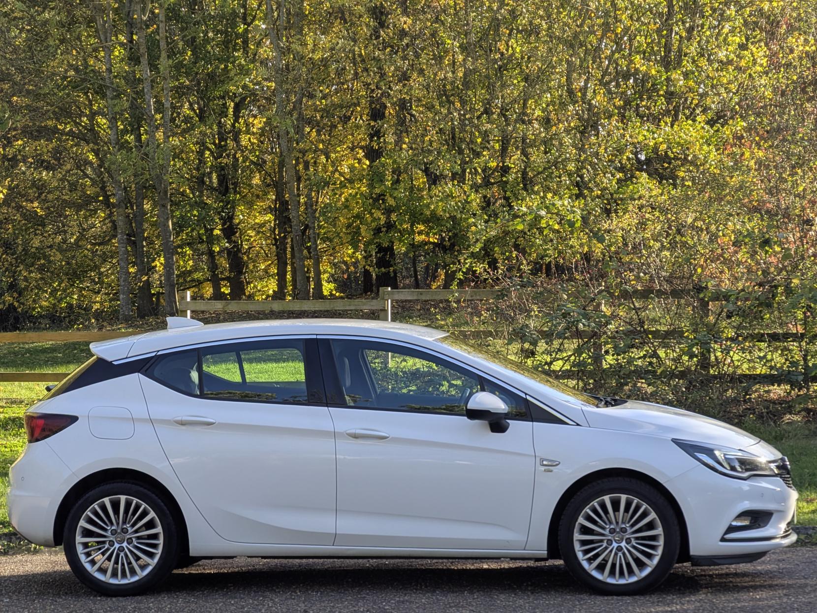 Vauxhall Astra 1.4i Turbo Elite Nav Hatchback 5dr Petrol Manual Euro 6 (150 ps)