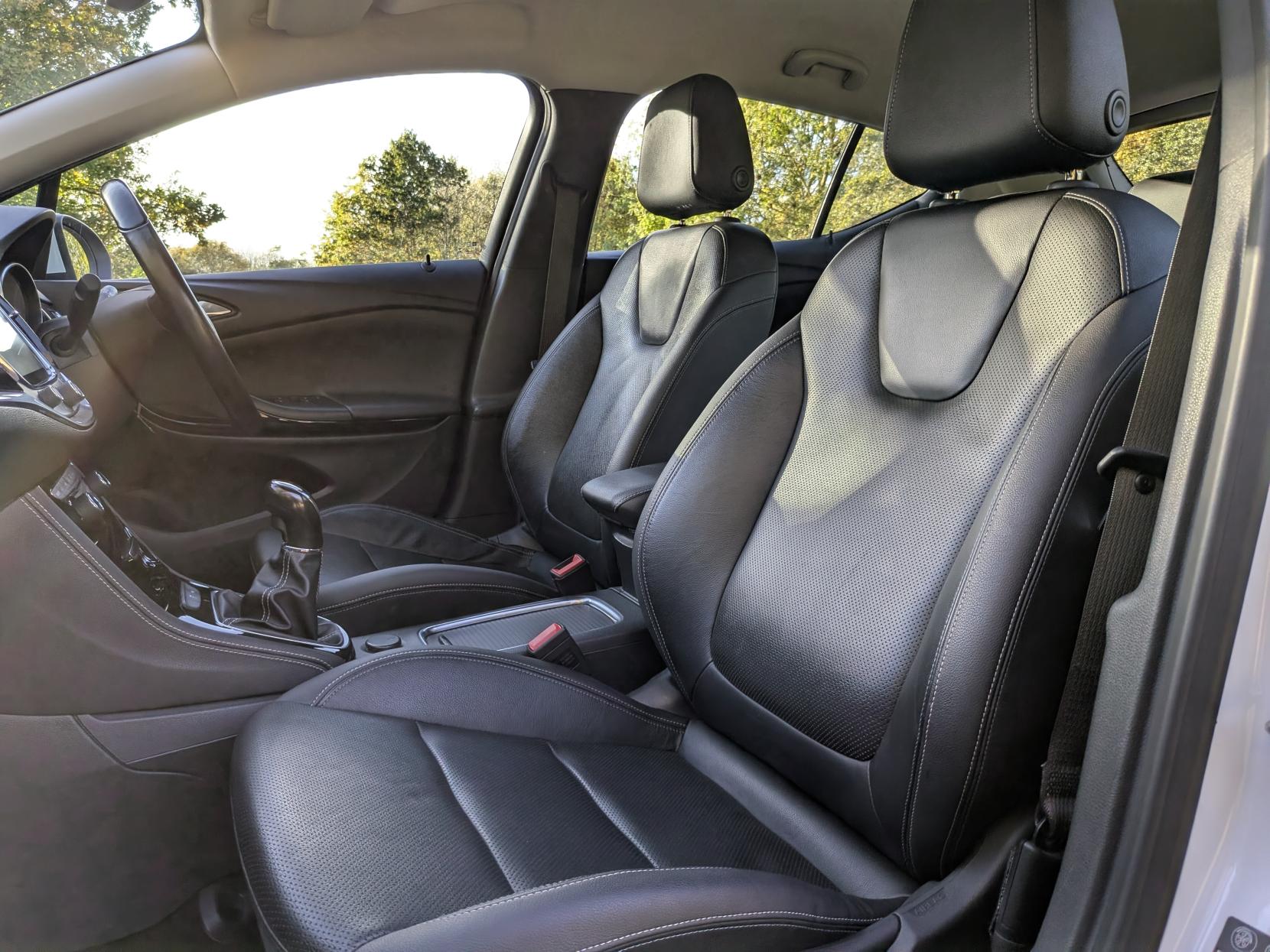 Vauxhall Astra 1.4i Turbo Elite Nav Hatchback 5dr Petrol Manual Euro 6 (150 ps)