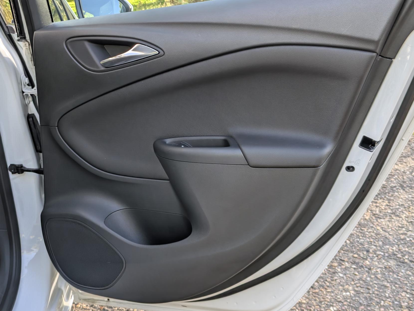 Vauxhall Astra 1.4i Turbo Elite Nav Hatchback 5dr Petrol Manual Euro 6 (150 ps)