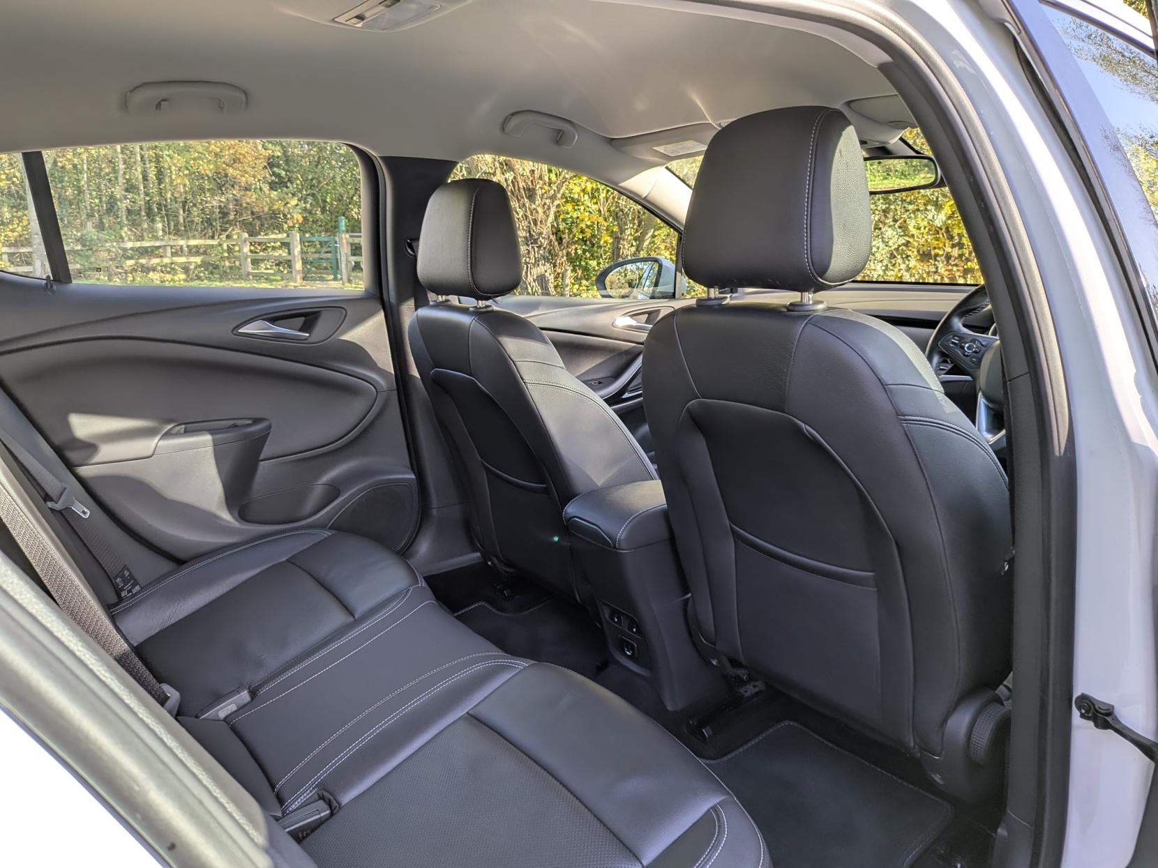 Vauxhall Astra 1.4i Turbo Elite Nav Hatchback 5dr Petrol Manual Euro 6 (150 ps)