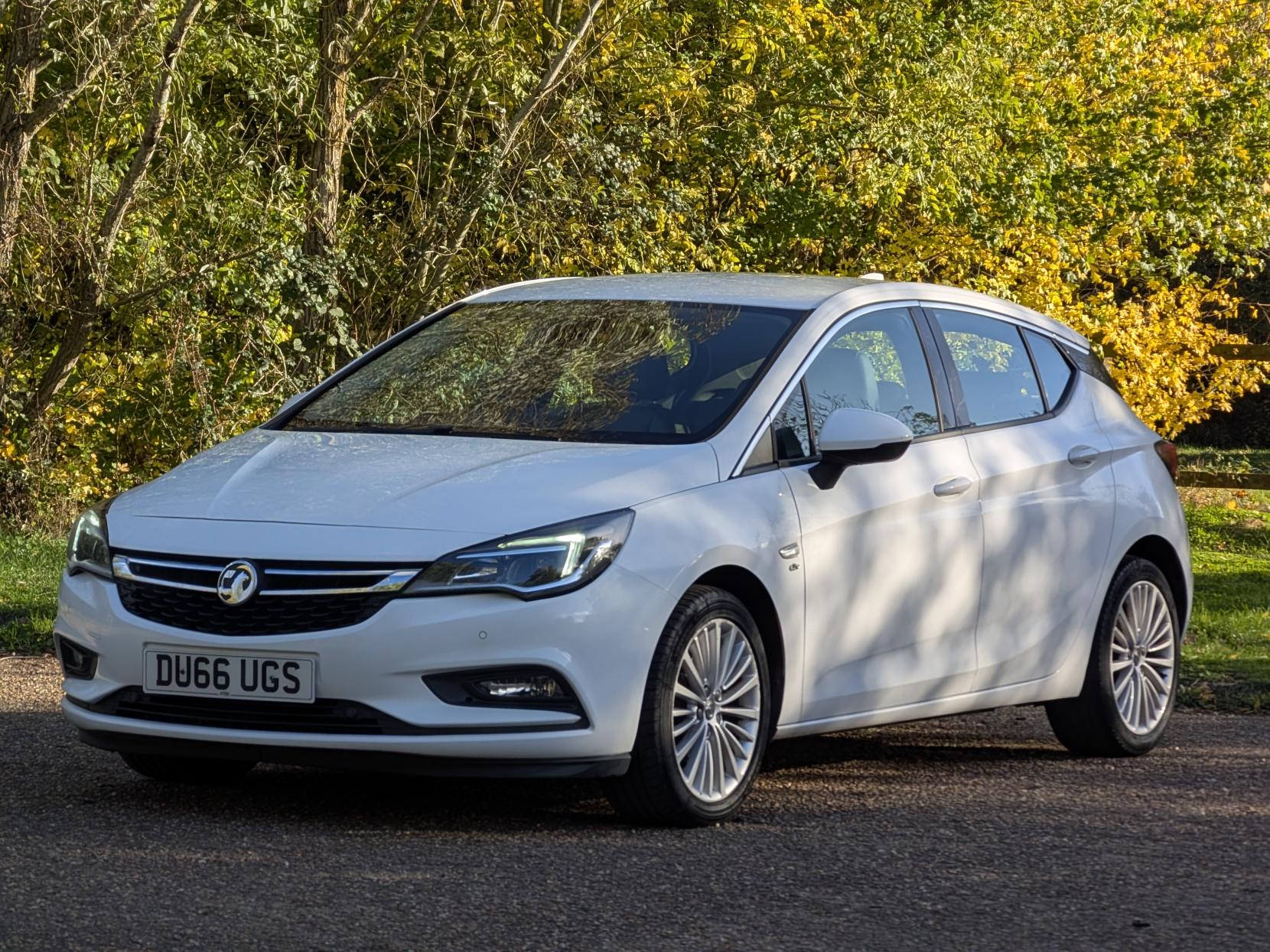 Vauxhall Astra 1.4i Turbo Elite Nav Hatchback 5dr Petrol Manual Euro 6 (150 ps)