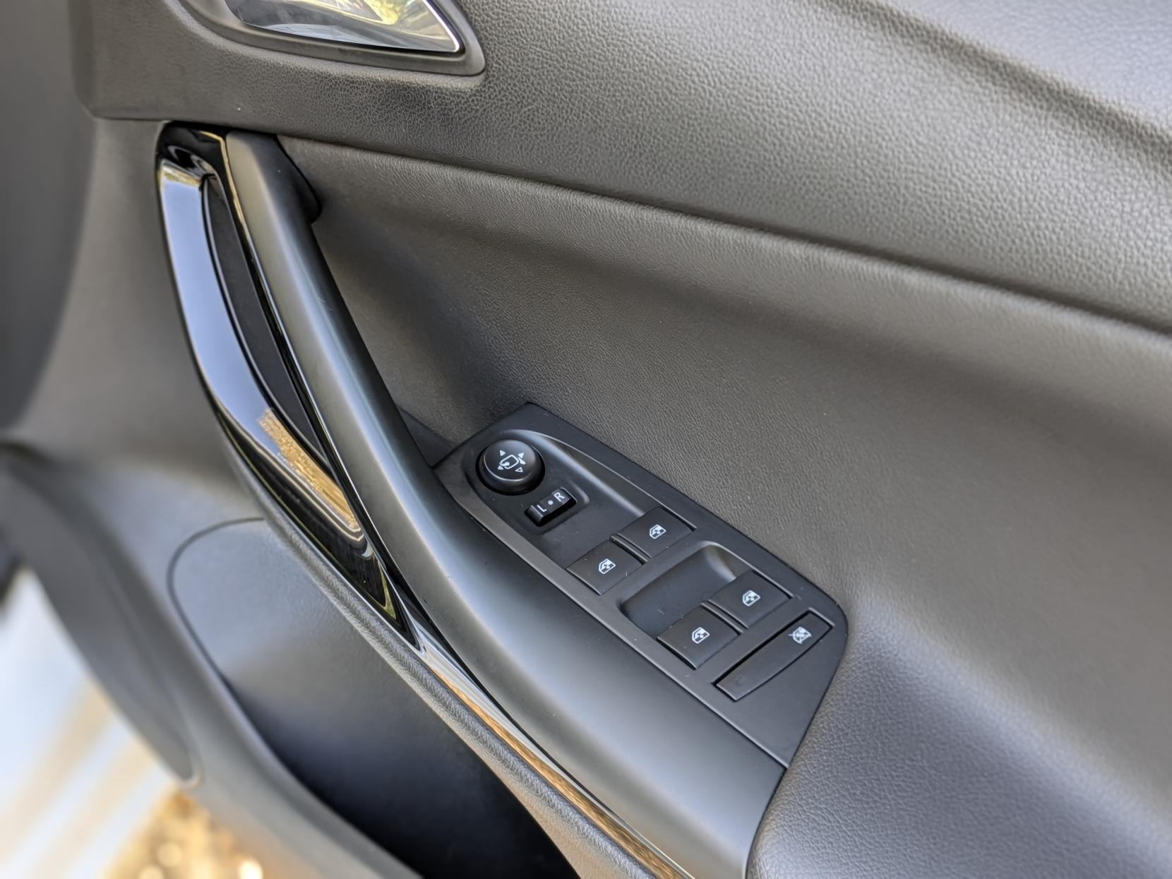 Vauxhall Astra 1.4i Turbo Elite Nav Hatchback 5dr Petrol Manual Euro 6 (150 ps)