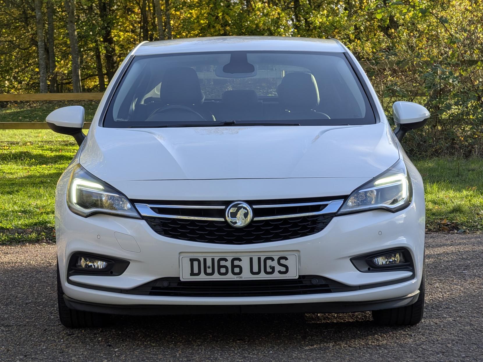 Vauxhall Astra 1.4i Turbo Elite Nav Hatchback 5dr Petrol Manual Euro 6 (150 ps)