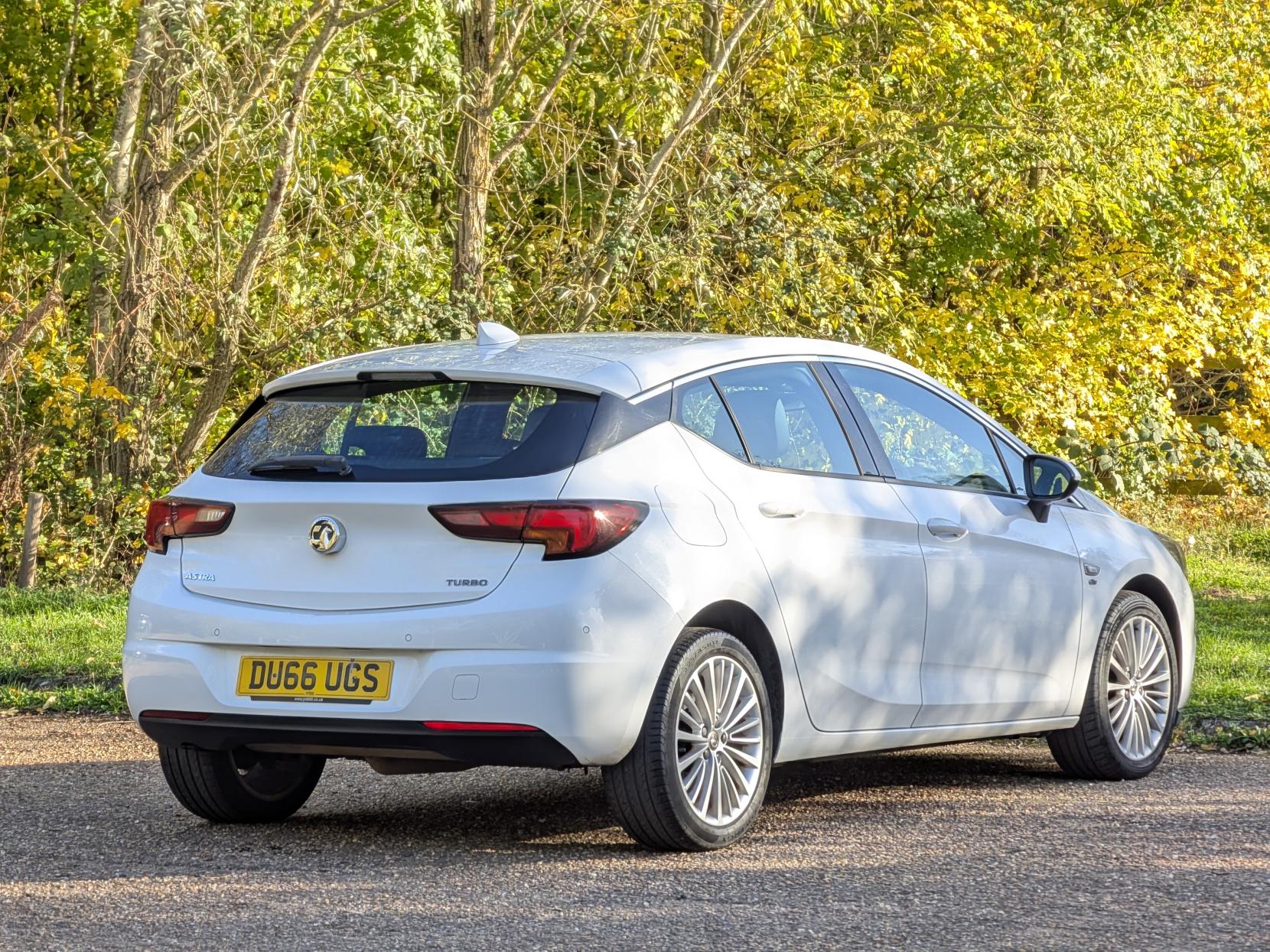 Vauxhall Astra 1.4i Turbo Elite Nav Hatchback 5dr Petrol Manual Euro 6 (150 ps)