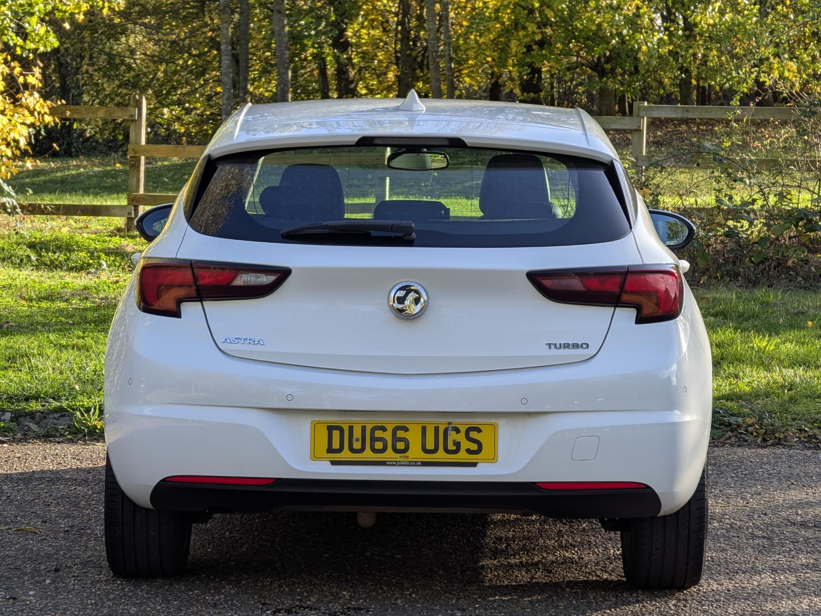 Vauxhall Astra 1.4i Turbo Elite Nav Hatchback 5dr Petrol Manual Euro 6 (150 ps)