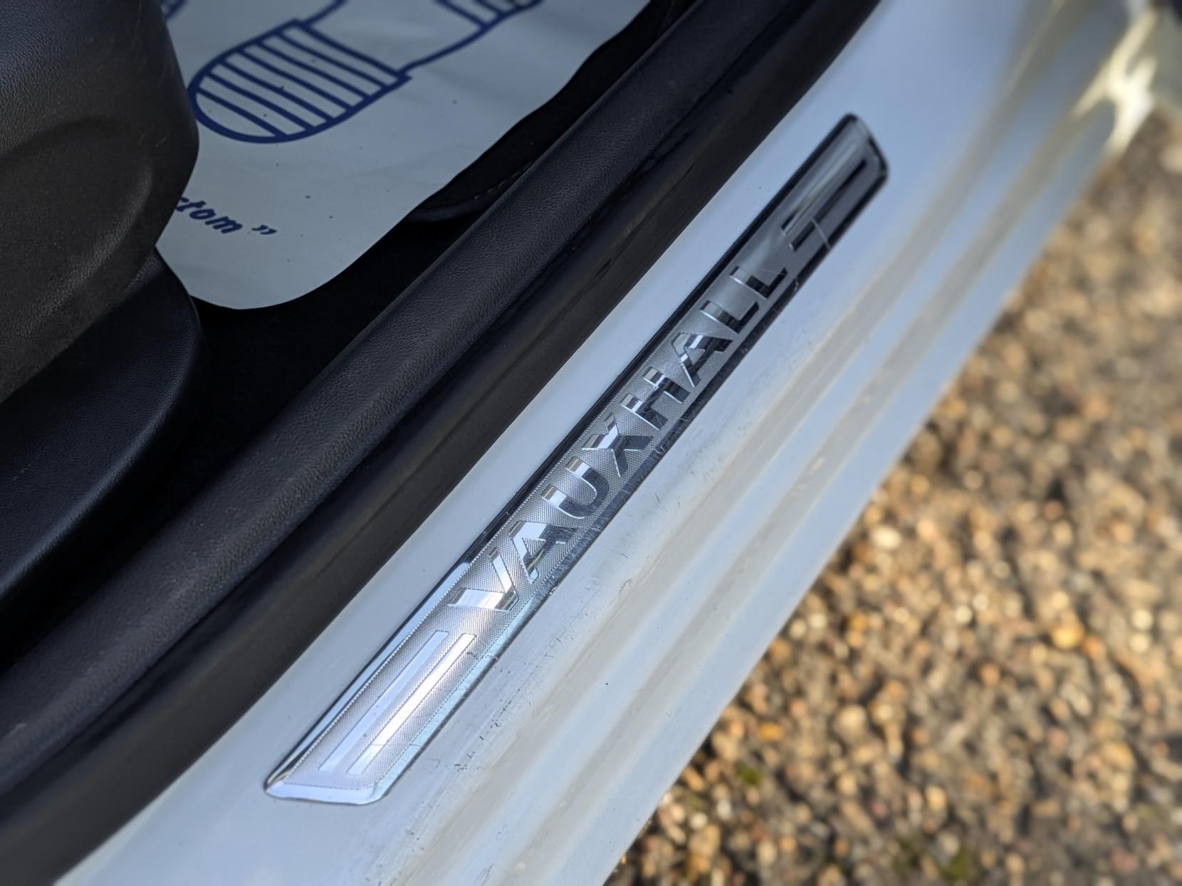 Vauxhall Astra 1.4i Turbo Elite Nav Hatchback 5dr Petrol Manual Euro 6 (150 ps)