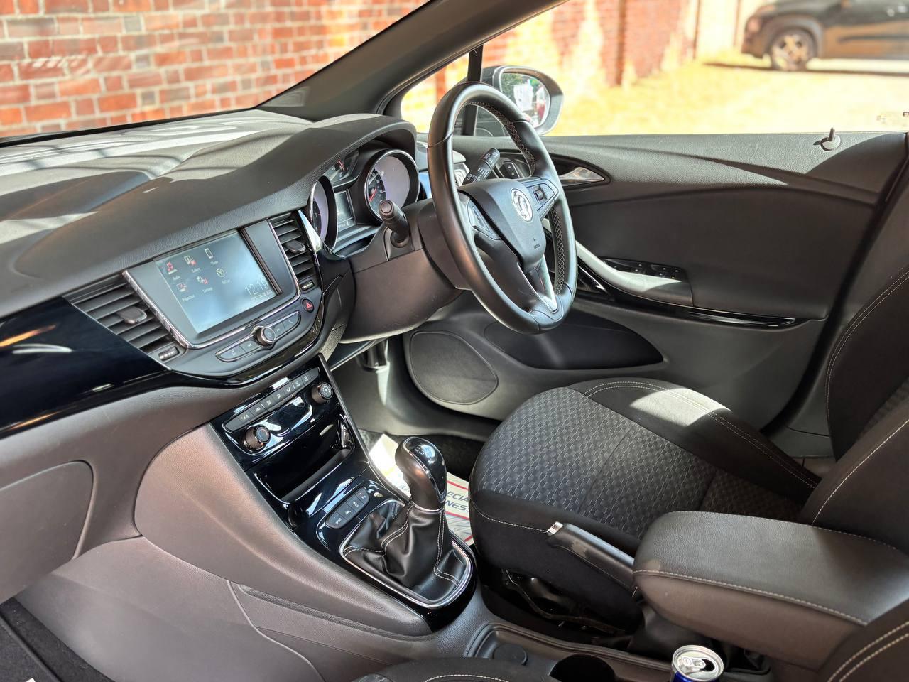 Vauxhall Astra 1.4i Turbo SRi VX Line Hatchback 5dr Petrol Manual Euro 6 (150 ps)