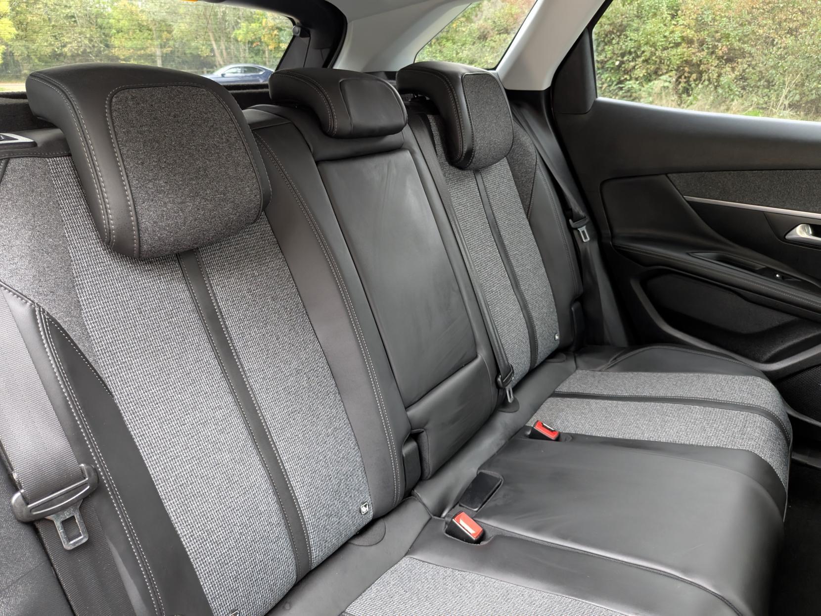 Peugeot 3008 1.5 BlueHDi Allure SUV 5dr Diesel EAT Euro 6 (s/s) (130 ps)