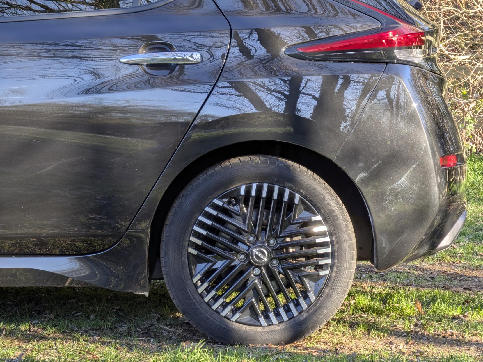 Nissan Leaf 39kWh Tekna Hatchback 5dr Electric Auto (150 ps)